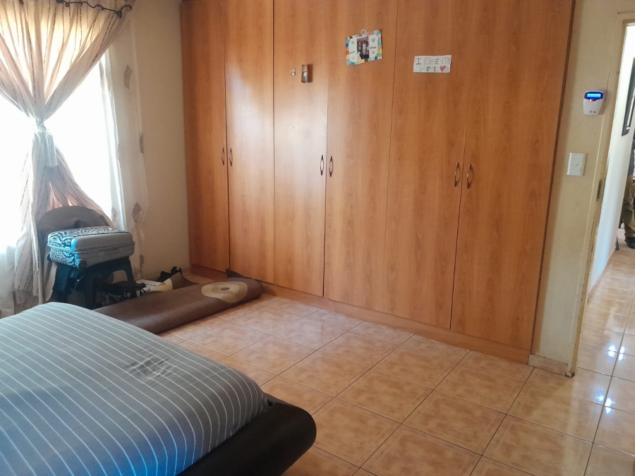 3 Bedroom Property for Sale in Geelhoutpark North West